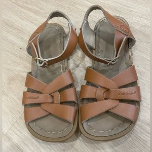 Saltwater sandals, brown size 11